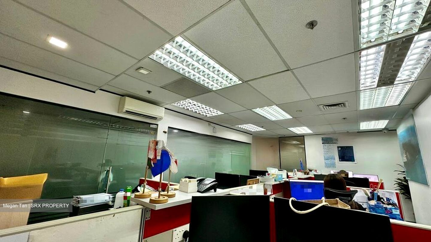 International Plaza (D2), Office #564636251